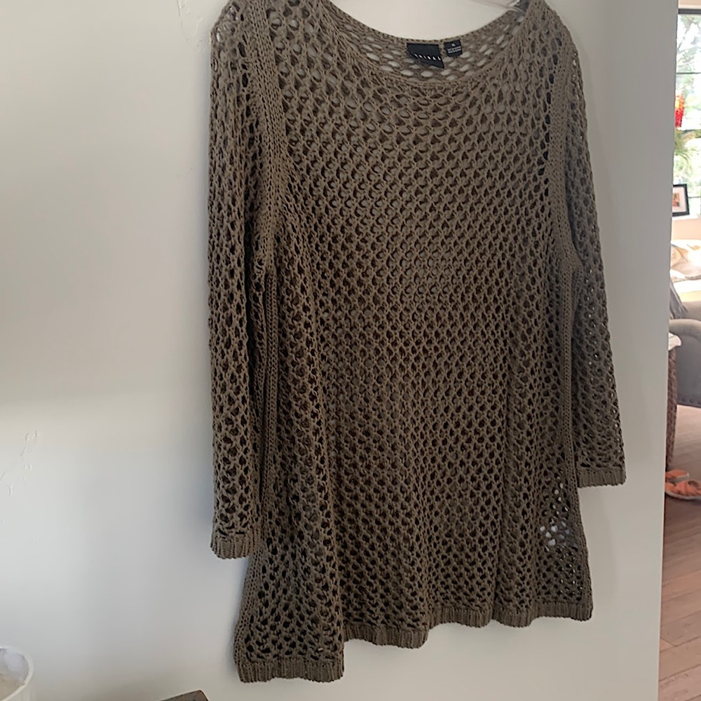 Loose knit sweater dark taupe color